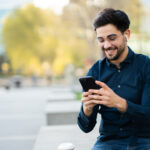 Ao contratar um chip de internet no Canadá antes da viagem, você desembarca no país com uma linha canadense ativa e pronta para uso.